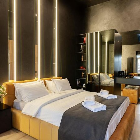 Aristo Jacuzzi Hotel Lviv Exteriör bild
