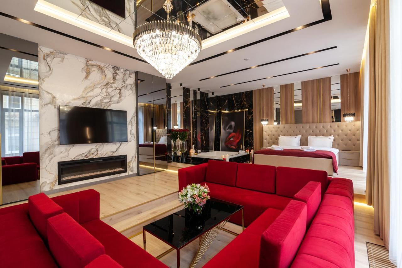 Aristo Jacuzzi Hotel Lviv Exteriör bild