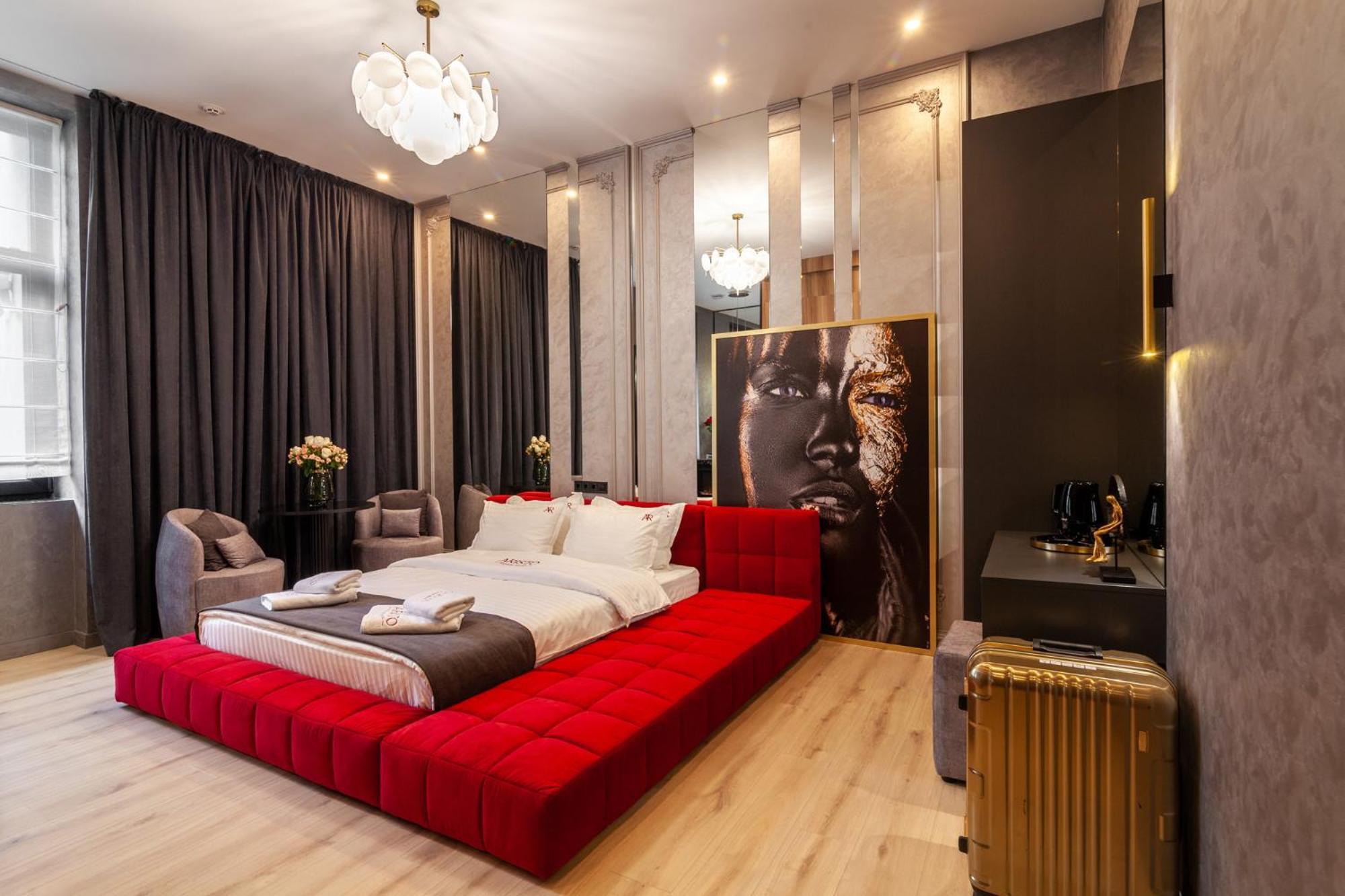 Aristo Jacuzzi Hotel Lviv Exteriör bild